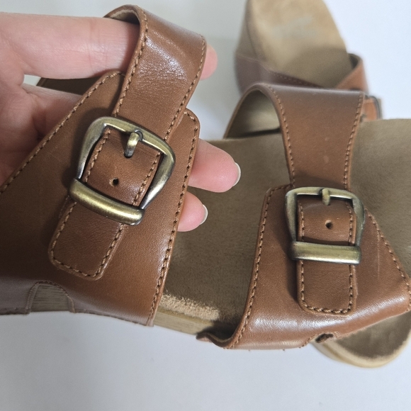Dansko Leeann Wedge Sandals Tan Leather buckles slip on EU 39 US 8/8.5 - Picture 3 of 7